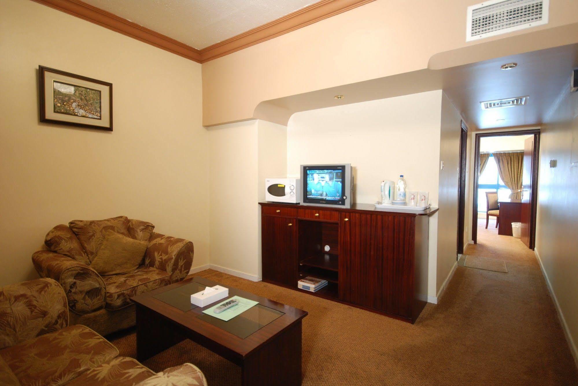 Hotel Al Bustan Flats Sharjah Esterno foto